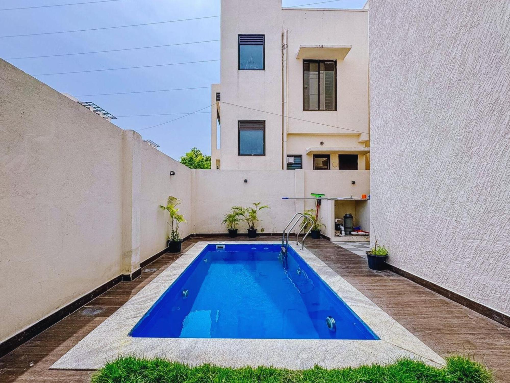 Private Villa With Swimming Pool Csennai Kültér fotó