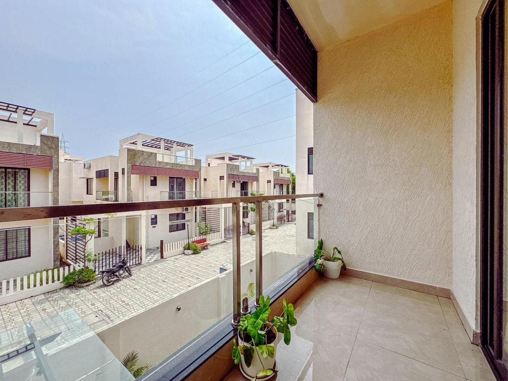 Private Villa With Swimming Pool Csennai Kültér fotó